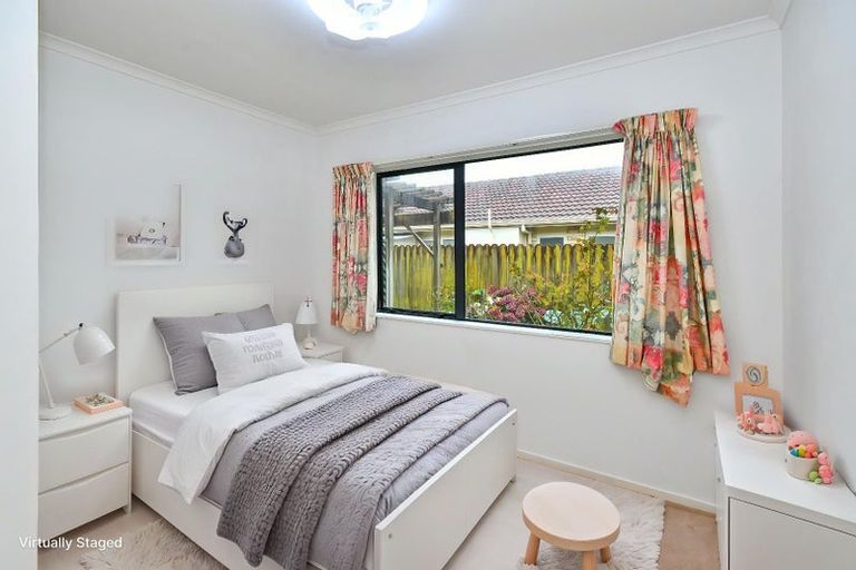 Photo of property in 2/39 Montilla Place, Manurewa, Auckland, 2102