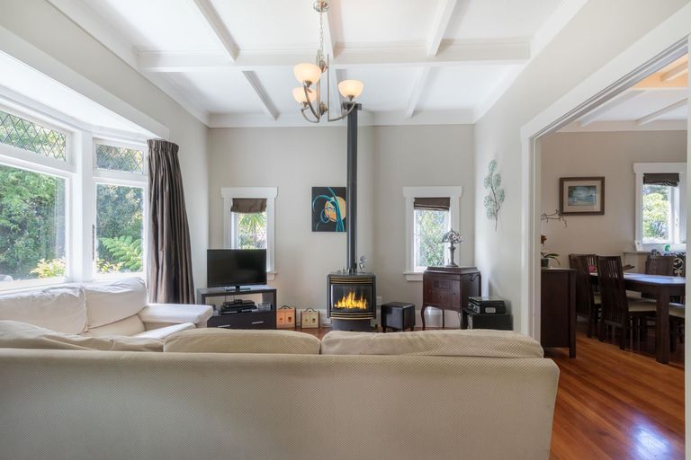 Photo of property in 360 Huia Road, Titirangi, Auckland, 0604