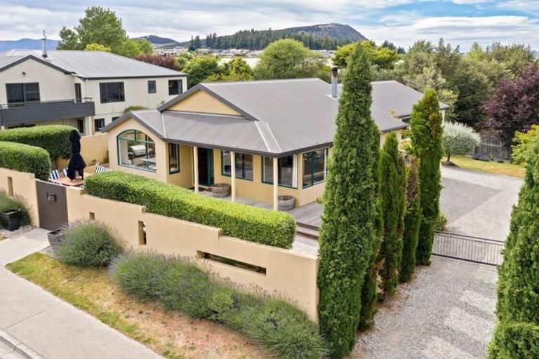 Photo of property in 7 Totara Terrace, Wanaka, 9305