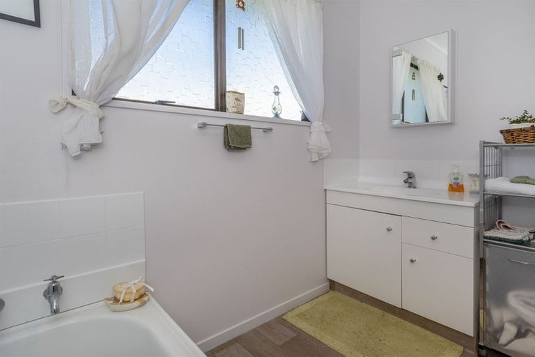 Photo of property in 15 Westwood Street, Bellevue, Tauranga, 3110