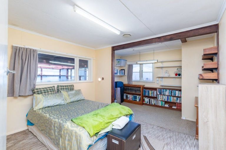 Photo of property in 15 Hay Street, Wainuiomata, Lower Hutt, 5014