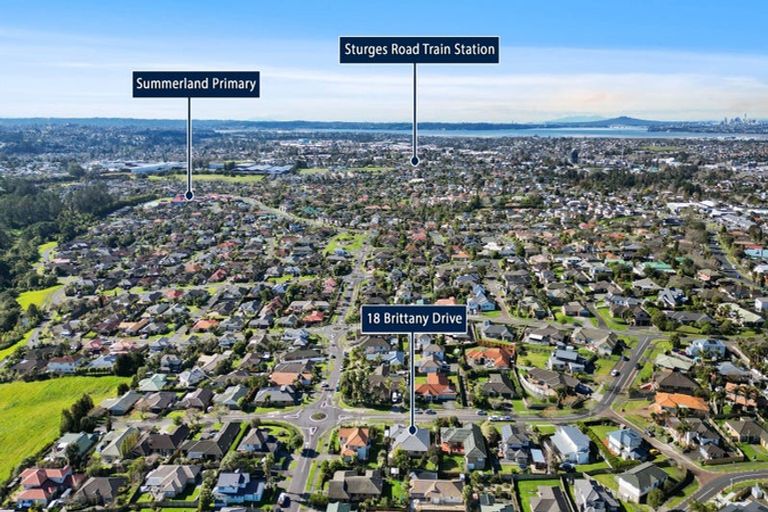 Photo of property in 18 Brittany Drive, Henderson, Auckland, 0612