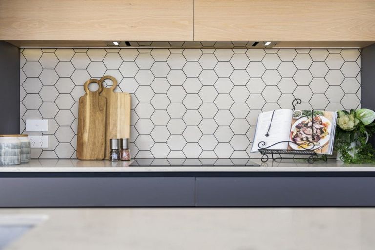 Photo of property in 18 Winstone House Road, Paerata, 2124