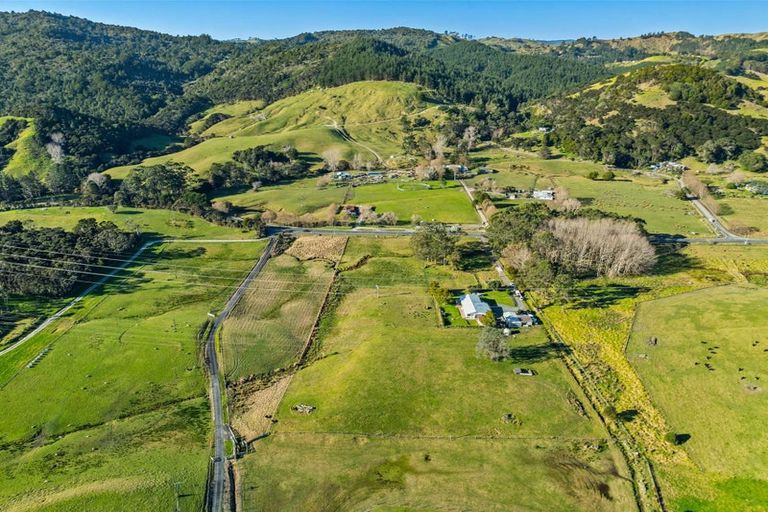 Photo of property in 3135 Kaipara Coast Highway, Glorit, Warkworth, 0984