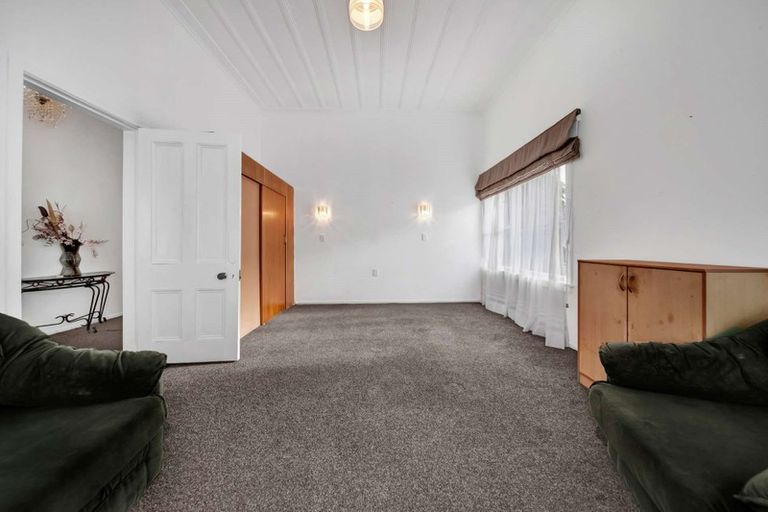 Photo of property in 3 Victoria Street, Hawera, 4610