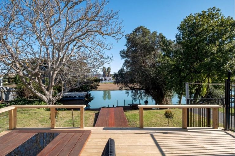 Photo of property in 82 Stout Street, Whataupoko, Gisborne, 4010