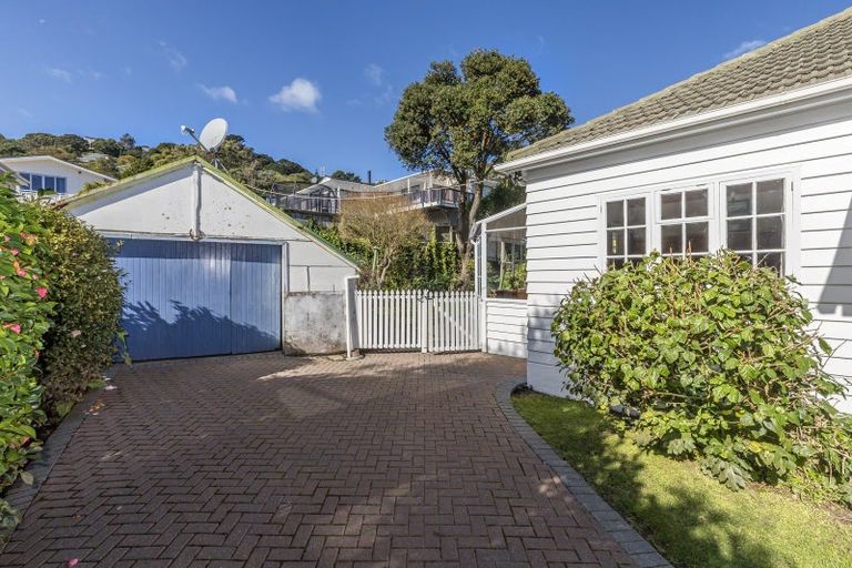 Photo of property in 15 Streatlam Crescent, Strathmore Park, Wellington, 6022