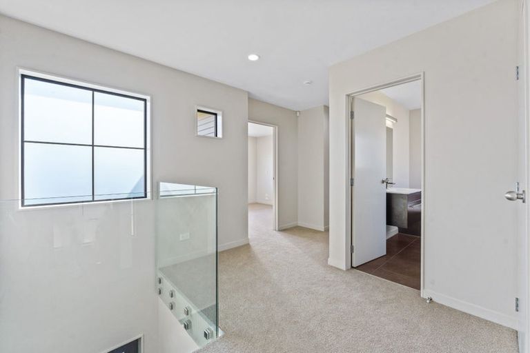 Photo of property in 65 Wallace Road, Mangere Bridge, Auckland, 2022