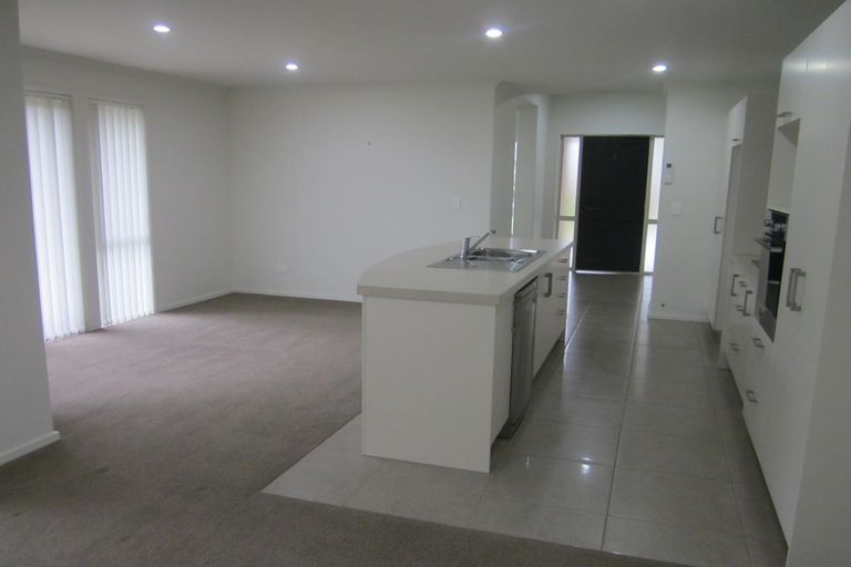 Photo of property in 31 Plescher Crescent, Leamington, Cambridge, 3432