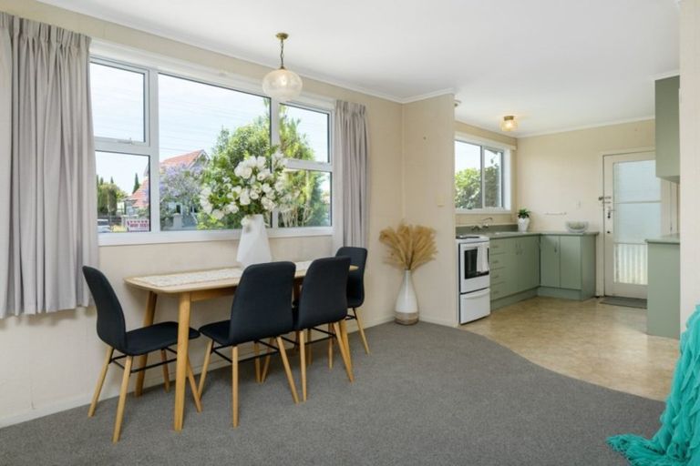 Photo of property in 1/92 Ngatai Road, Otumoetai, Tauranga, 3110