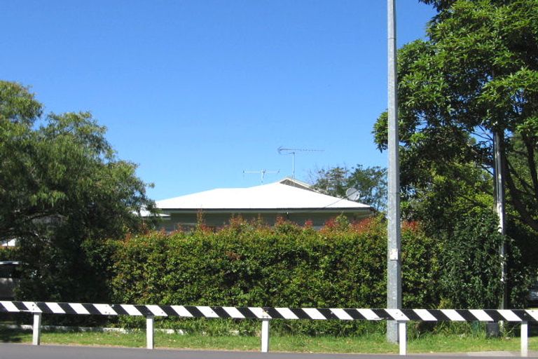 Photo of property in 2/206 Onewa Road, Birkenhead, Auckland, 0626