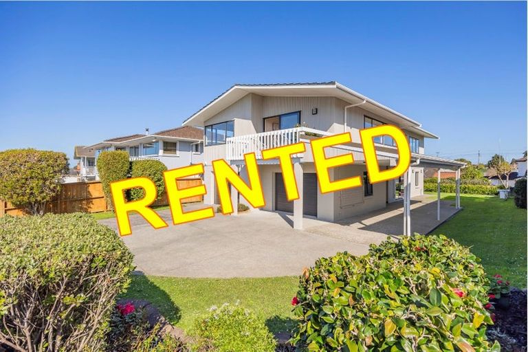 Photo of property in 13 Knightsbridge Drive, Forrest Hill, Auckland, 0620