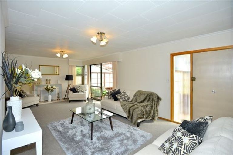 Photo of property in 2 Oakdale Street, Avonhead, Christchurch, 8042