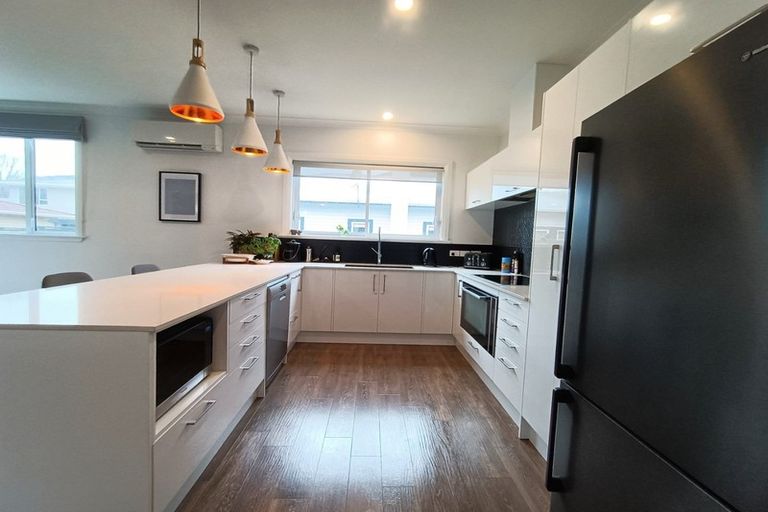 Photo of property in 17 Rossiter Avenue, Waterloo, Lower Hutt, 5011