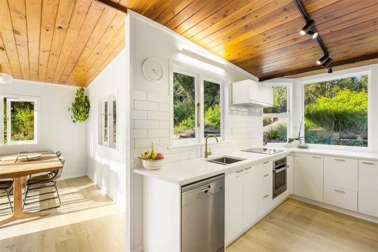 Photo of property in 105 Bodhisattva Road, Waitoki, Silverdale, 0994