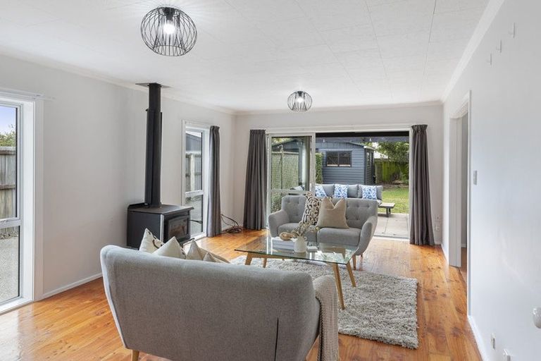 Photo of property in 12 Heathglen Avenue, Parklands, Christchurch, 8083