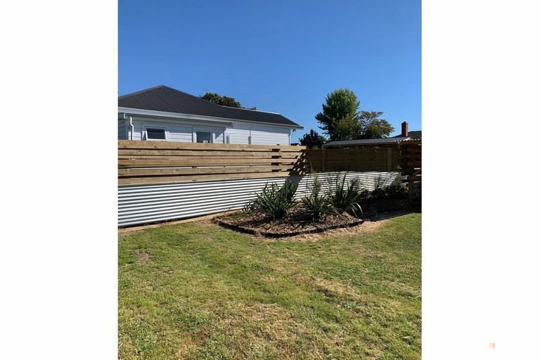 Photo of property in 43 Rhodes Street, Waimate, 7924