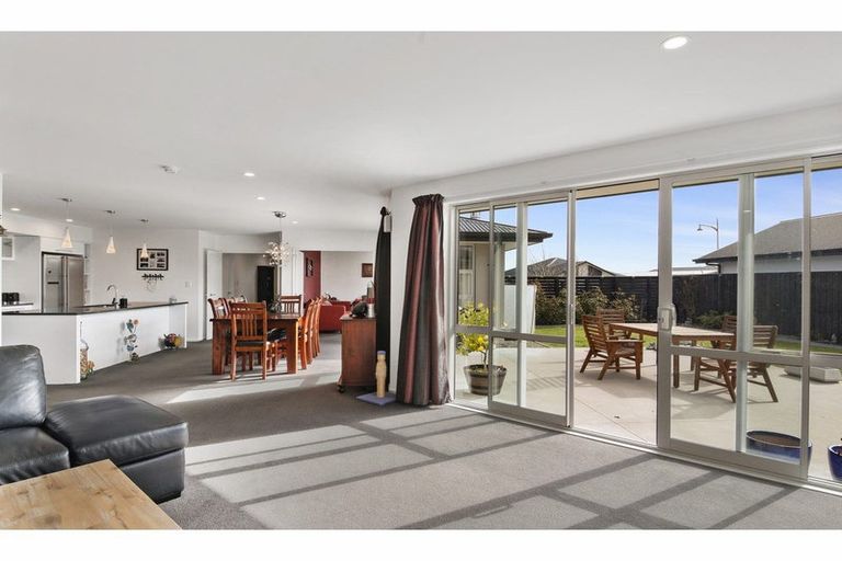 Photo of property in 32 Sutherland Drive, Kaiapoi, 7630