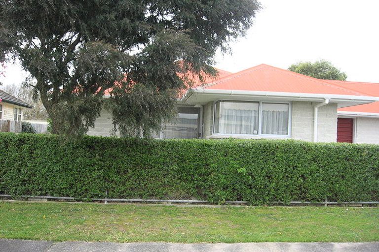 Photo of property in 1a Hendon Place, West End, Palmerston North, 4412