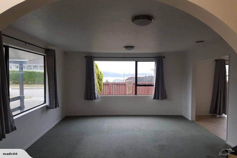 Photo of property in 101 Pikarere Street, Titahi Bay, Porirua, 5022