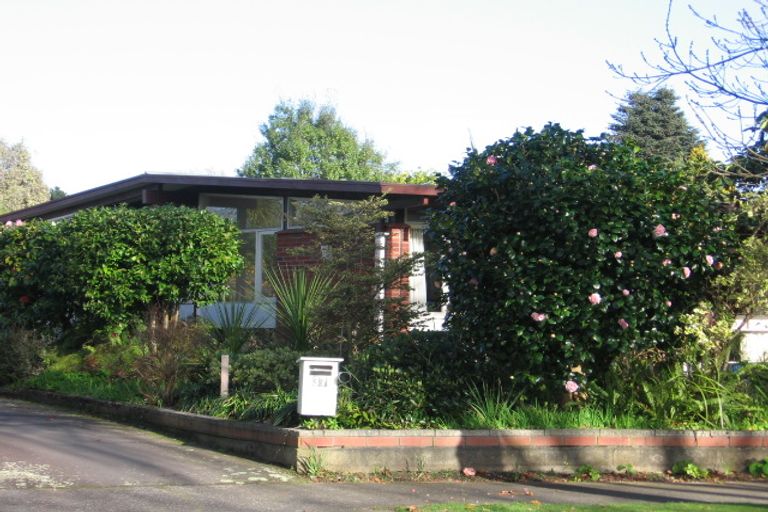 Photo of property in 37 Montgomery Terrace, Hokowhitu, Palmerston North, 4410