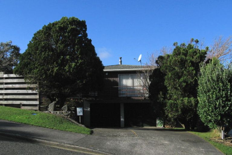 Photo of property in 22 The Track, Plimmerton, Porirua, 5026