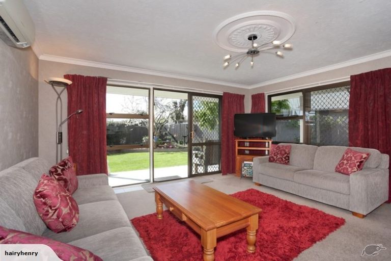 Photo of property in 1 Ngahere Court, Awapuni, Palmerston North, 4412