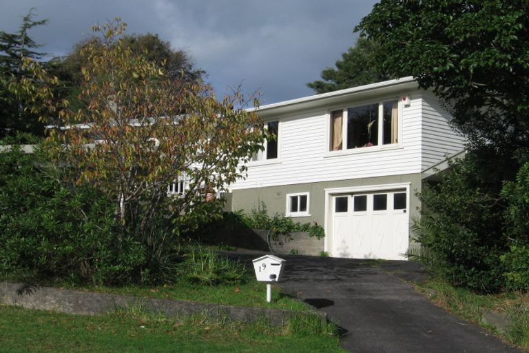 Photo of property in 19 Gill Avenue, Te Atatu Peninsula, Auckland, 0610