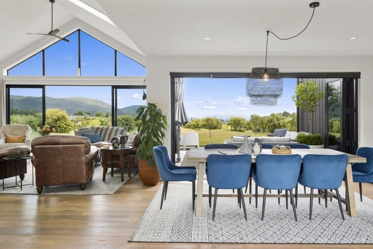 Photo of property in 32 Lacebark Drive, Kinloch, Taupo, 3377