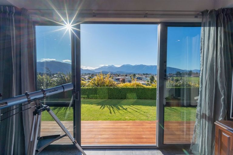 Photo of property in 12 Tawera Place, Te Anau, 9679