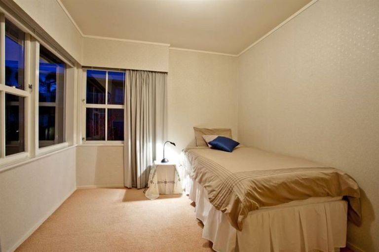 Photo of property in 24 Waitemata Road, Hauraki, Auckland, 0622