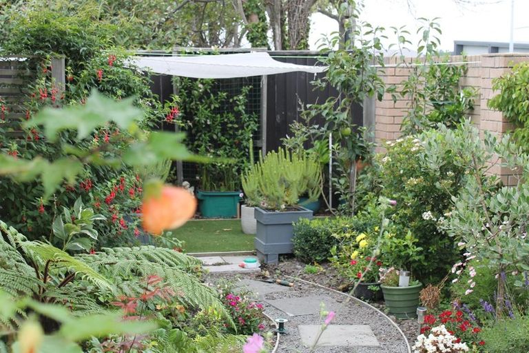 Photo of property in Yaldhurst Courts, 1/372 Yaldhurst Road, Russley, Christchurch, 8042