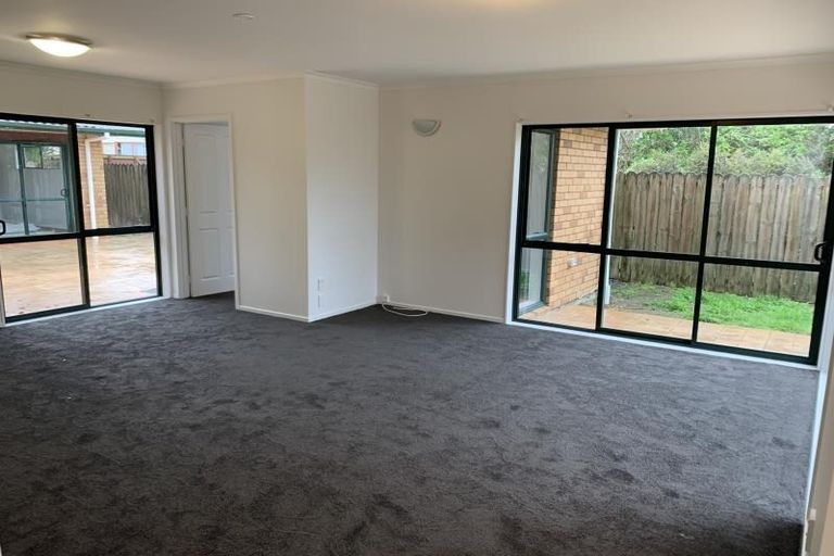 Photo of property in 78 Buscomb Avenue, Henderson, Auckland, 0610
