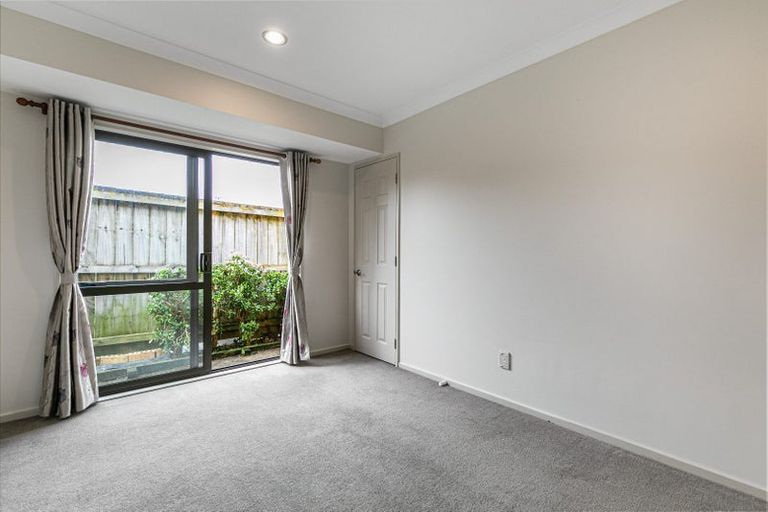Photo of property in 114a Ti Rakau Drive, Pakuranga, Auckland, 2010