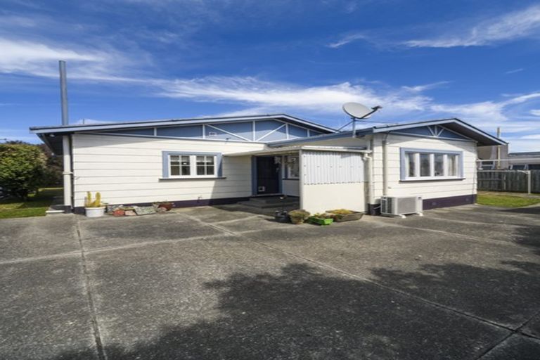 Photo of property in 12 Montagu Street, Feilding, 4702