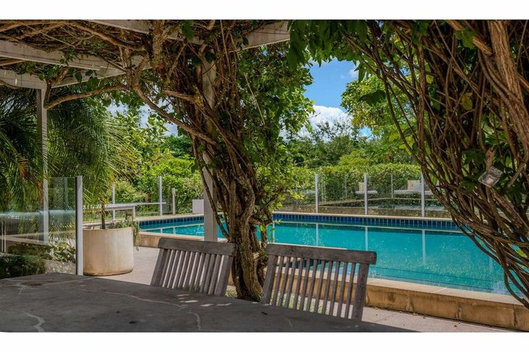 Photo of property in 37 Riverview Road, Kerikeri, 0230