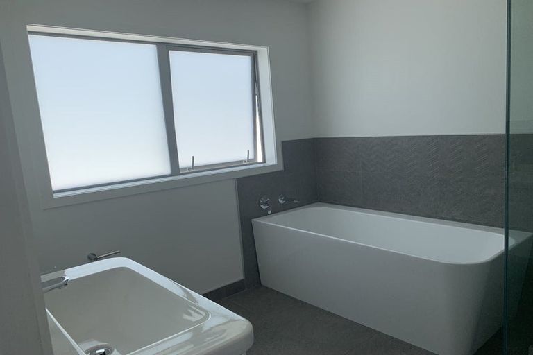 Photo of property in 4 Glide Lane, Whitby, Porirua, 5024