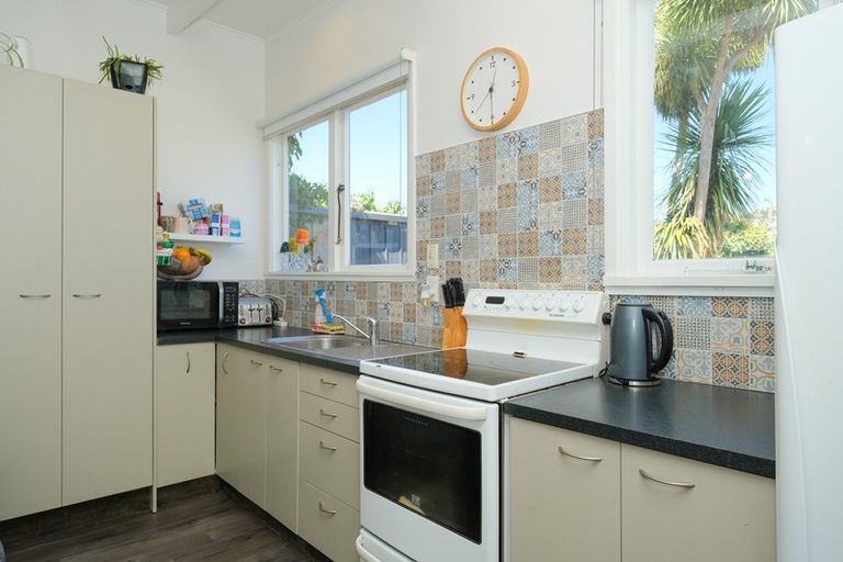 Photo of property in 17 Helena Street, Forbury, Dunedin, 9012