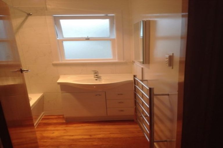 Photo of property in 1/89 Verbena Road, Birkdale, Auckland, 0626