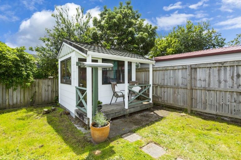 Photo of property in 27 Kentucky Street, Totara Park, Upper Hutt, 5018