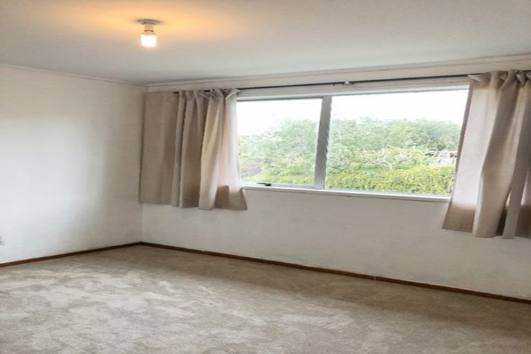 Photo of property in 26 Waimumu Road, Massey, Auckland, 0614