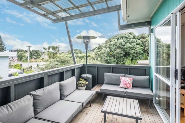 Photo of property in 6 Jeep Road, Raumati South, Paraparaumu, 5032