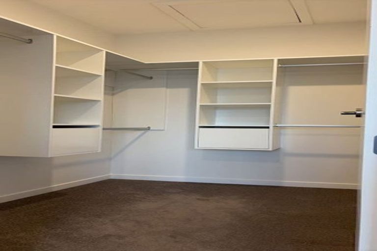 Photo of property in 4e Knights Road, Rosedale, Auckland, 0632