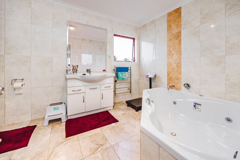 Photo of property in 99 Buckland Road, Mangere East, Auckland, 2024