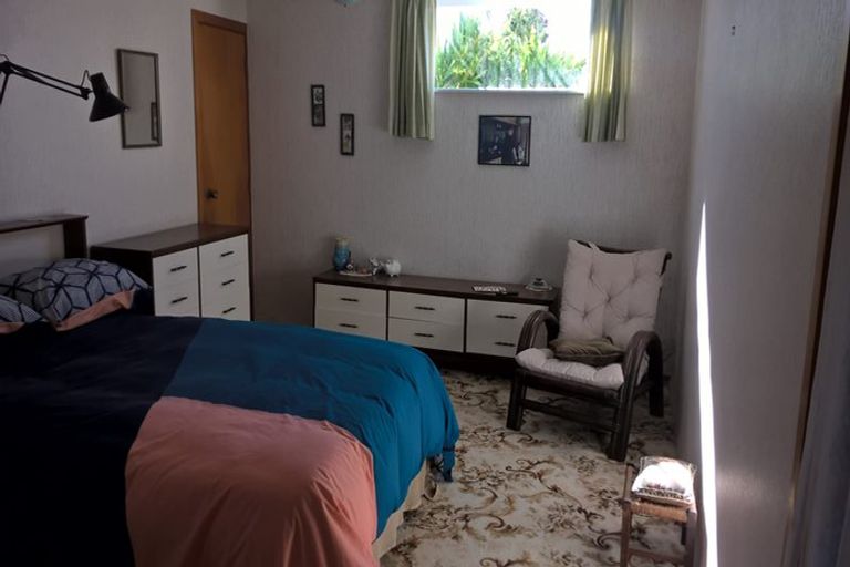 Photo of property in 49 Roberts Road, Matakatia, Whangaparaoa, 0930