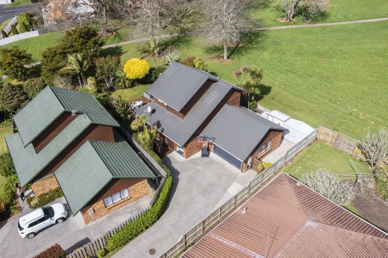 Photo of property in 2/6 Summermist Drive, Northpark, Auckland, 2013