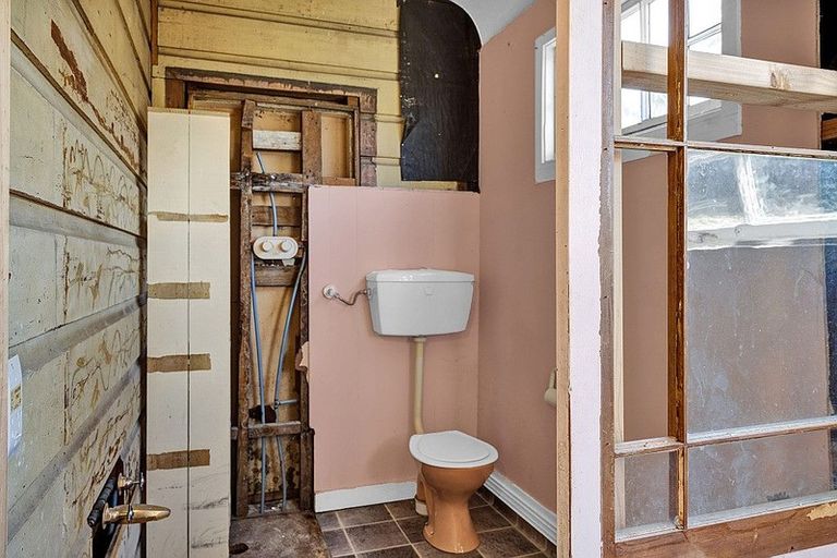 Photo of property in 5 Tawhiti Road, Hawera, 4610