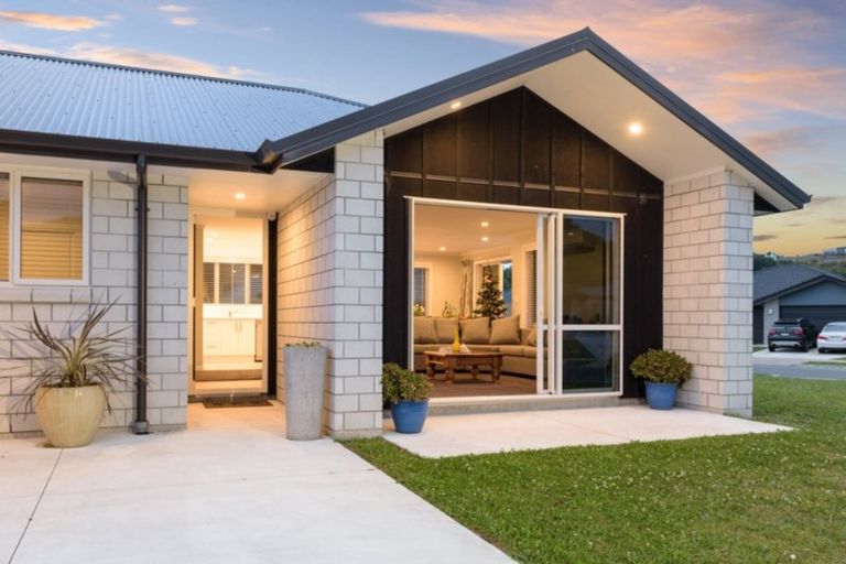 Photo of property in 52 Awataha Crescent, Pyes Pa, Tauranga, 3110