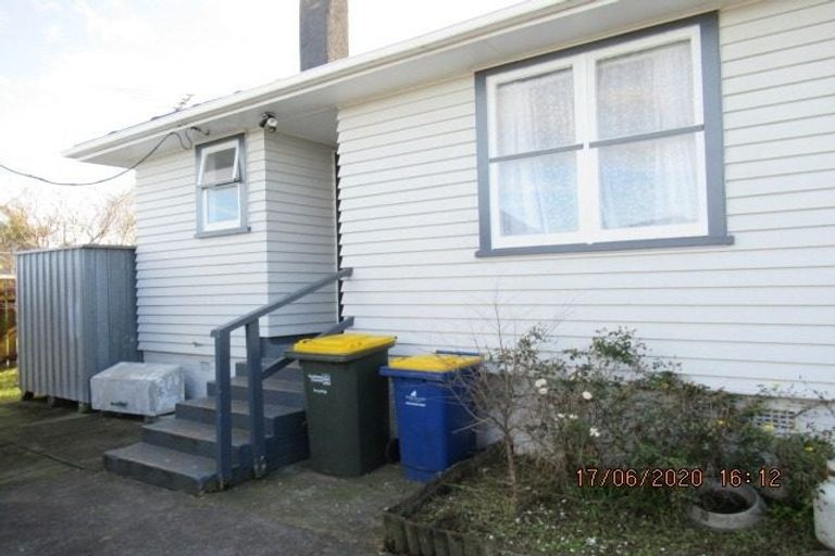 Photo of property in 63 Hepburn Road, Glendene, Auckland, 0602