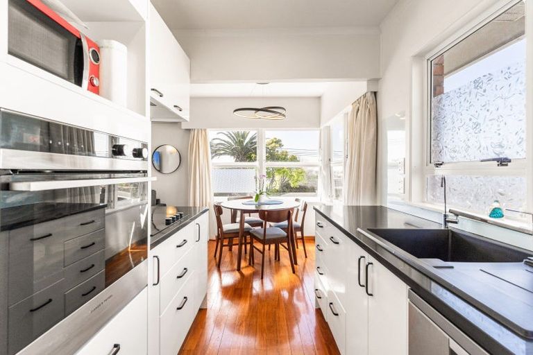 Photo of property in 1/11 Onepoto Road, Hauraki, Auckland, 0622